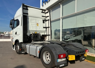 Tractor unit IVECO AS440S49TP S-WAY