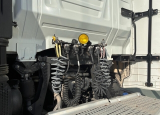 Tractor unit IVECO AS440S49TP S-WAY