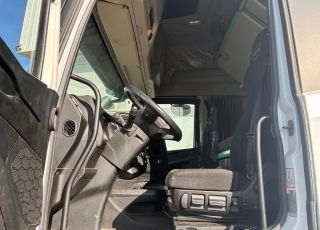 Tractor unit IVECO AS440S49TP S-WAY