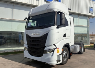 Tractor unit IVECO AS440S49TP S-WAY