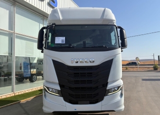 Tractor unit IVECO AS440S49TP S-WAY