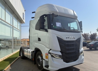 Tractor unit IVECO AS440S49TP S-WAY