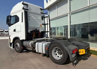 Tractor unit IVECO AS440S49TP S-WAY