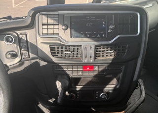 Tractor unit IVECO AS440S49TP S-WAY