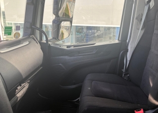 Tractor unit IVECO AS440S49TP S-WAY