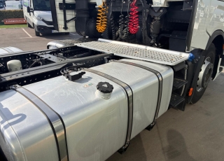 Tractor unit IVECO AS440S49TP S-WAY