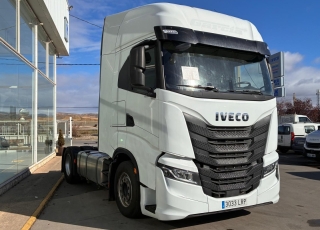 Tractor unit IVECO AS440S51TP S-WAY