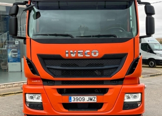 Cabeza tractora IVECO AD440S42TP, 
,  Euro6, 
Automática con intarder, 
Del año 2016, 
Con 740.011Km.
Neumáticos 315/70R22.5