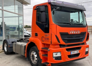 Cabeza tractora IVECO AD440S42TP, 
,  Euro6, 
Automática con intarder, 
Del año 2016, 
Con 740.011Km.
Neumáticos 315/70R22.5