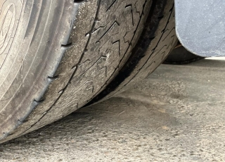 Cabeza tractora IVECO AD440S42TP, 
,  Euro6, 
Automática con intarder, 
Del año 2016, 
Con 740.011Km.
Neumáticos 315/70R22.5