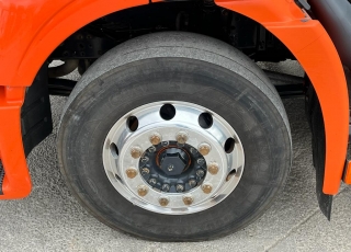 Cabeza tractora IVECO AD440S42TP, 
,  Euro6, 
Automática con intarder, 
Del año 2016, 
Con 740.011Km.
Neumáticos 315/70R22.5