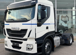 Cabeza tractora IVECO AS440S46TP, 
Hi Way , techo medio
Euro6, 
Automática con intarder, 
Del año 2014, 
Con 566.513km,
Neumáticos 315/70R22.5 y 315/70R22.5,  Precio 28.500€+IVA, con tractora reacondicionada, garantia consultar.