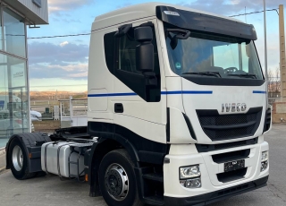 Cabeza tractora IVECO AS440S46TP, 
Hi Way , techo medio
Euro6, 
Automática con intarder, 
Del año 2014, 
Con 566.513km,
Neumáticos 315/70R22.5 y 315/70R22.5,

Precio 28.500€+IVA, con tractora reacondicionada, garantia consultar.