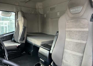 Cabeza tractora IVECO AS440S46TP, 
Hi Way , techo medio
Euro6, 
Automática con intarder, 
Del año 2014, 
Con 566.513km,
Neumáticos 315/70R22.5 y 315/70R22.5,  Precio 28.500€+IVA, con tractora reacondicionada, garantia consultar.