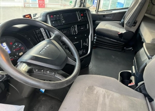 Cabeza tractora IVECO AS440S46TP, 
Hi Way , techo medio
Euro6, 
Automática con intarder, 
Del año 2014, 
Con 566.513km,
Neumáticos 315/70R22.5 y 315/70R22.5,  Precio 28.500€+IVA, con tractora reacondicionada, garantia consultar.