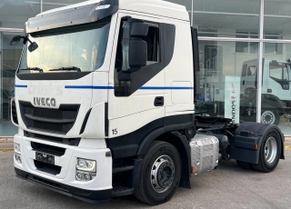 Cabeza tractora IVECO AS440S46TP, 
Hi Way , techo medio
Euro6, 
Automática con intarder, 
Del año 2014, 
Con 563.879km,
Neumáticos 315/70R22.5 y 315/70R22.5,

Precio 28.500€+IVA, con tractora reacondicionada, garantia consultar.