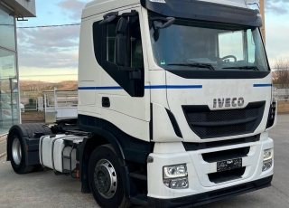 Cabeza tractora IVECO AS440S46TP, 
Hi Way , techo medio
Euro6, 
Automática con intarder, 
Del año 2014, 
Con 563.879km,
Neumáticos 315/70R22.5 y 315/70R22.5,

Precio 28.500€+IVA, con tractora reacondicionada, garantia consultar.