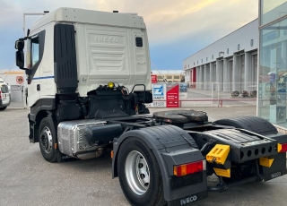 Cabeza tractora IVECO AS440S46TP, 
Hi Way , techo medio
Euro6, 
Automática con intarder, 
Del año 2014, 
Con 563.879km,
Neumáticos 315/70R22.5 y 315/70R22.5,  Precio 29.500€+IVA, con tractora reacondicionada, garantia consultar.