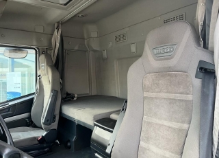 Cabeza tractora IVECO AS440S46TP, 
Hi Way , techo medio
Euro6, 
Automática con intarder, 
Del año 2014, 
Con 563.879km,
Neumáticos 315/70R22.5 y 315/70R22.5,  Precio 29.500€+IVA, con tractora reacondicionada, garantia consultar.