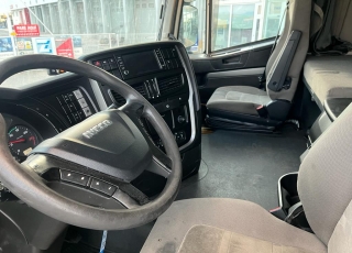 Cabeza tractora IVECO AS440S46TP, 
Hi Way , techo medio
Euro6, 
Automática con intarder, 
Del año 2014, 
Con 563.879km,
Neumáticos 315/70R22.5 y 315/70R22.5,  Precio 29.500€+IVA, con tractora reacondicionada, garantia consultar.