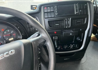 Cabeza tractora IVECO AS440S46TP, 
Hi Way , techo medio
Euro6, 
Automática con intarder, 
Del año 2014, 
Con 563.879km,
Neumáticos 315/70R22.5 y 315/70R22.5,  Precio 29.500€+IVA, con tractora reacondicionada, garantia consultar.