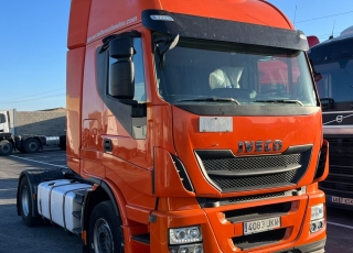 Tractor unit IVECO AS440S46TP, HiWay, Euro6, 2017, 680.117km.