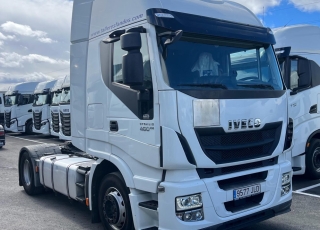 Tractor unit IVECO AS440S46TP, HiWay, Euro6, 2015, 820.000km.
