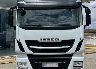 Cabeza tractora IVECO AS440S46TP, 
Hi Way EVO, 
Euro6, 
Automática con intarder, 
Del año 2017, 
Con 597.544km.
Neumáticos 315/70R22.5 y 315/70R22.5


Precio 36.900€+IVA, con tractora reacondicionada y con 6 meses de garantía de cadena cinemática.