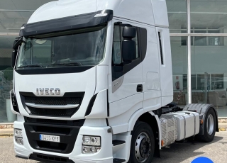 Cabeza tractora IVECO AS440S46TP, 
Hi Way EVO, 
Euro6, 
Automática con intarder, 
Del año 2017, 
Con 597.544km.
Neumáticos 315/70R22.5 y 315/70R22.5


Precio 36.900€+IVA, con tractora reacondicionada y con 6 meses de garantía de cadena cinemática.