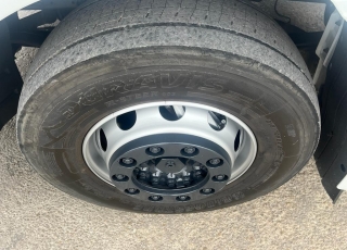 Cabeza tractora IVECO AS440S46TP, 
Hi Way EVO, 
Euro6, 
Automática con intarder, 
Del año 2017, 
Con 512.810km.
Neumáticos 315/70R22.5 y 315/70R22.5  Precio 39.900€+IVA, con tractora reacondicionada y con 6 meses de garantía de cadena cinemática.
