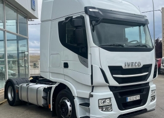 Cabeza tractora IVECO AS440S46TP, 
Hi Way EVO, 
Euro6, 
Automática con intarder, 
Del año 2017, 
Con 512.810km.
Neumáticos 315/70R22.5 y 315/70R22.5


Precio 39.900€+IVA, con tractora reacondicionada y con 6 meses de garantía de cadena cinemática.