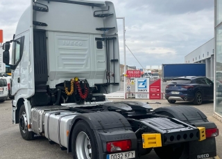 Cabeza tractora IVECO AS440S46TP, 
Hi Way EVO, 
Euro6, 
Automática con intarder, 
Del año 2017, 
Con 512.810km.
Neumáticos 315/70R22.5 y 315/70R22.5  Precio 39.900€+IVA, con tractora reacondicionada y con 6 meses de garantía de cadena cinemática.