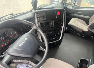 Cabeza tractora IVECO AS440S46TP, 
Hi Way EVO, 
Euro6, 
Automática con intarder, 
Del año 2017, 
Con 512.810km.
Neumáticos 315/70R22.5 y 315/70R22.5  Precio 39.900€+IVA, con tractora reacondicionada y con 6 meses de garantía de cadena cinemática.