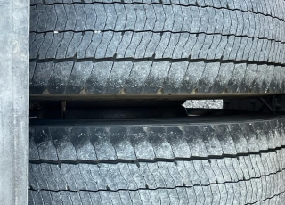Cabeza tractora IVECO AS440S46TP, 
Hi Way EVO, 
Euro6, 
Automática con intarder, 
Del año 2017, 
Con 656.962km.
Neumáticos 365/55R22.5 y 315/70R22.5  Precio 27.500€+IVA, con tractora reacondicionada