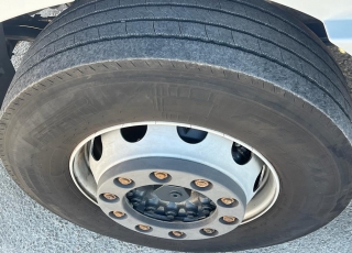 Cabeza tractora IVECO AS440S46TP, 
Hi Way EVO, 
Euro6, 
Automática con intarder, 
Del año 2017, 
Con 656.962km.
Neumáticos 365/55R22.5 y 315/70R22.5  Precio 27.500€+IVA, con tractora reacondicionada