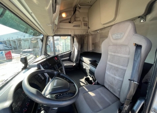 Cabeza tractora IVECO AS440S46TP, 
Hi Way EVO, 
Euro6, 
Automática con intarder, 
Del año 2017, 
Con 656.962km.
Neumáticos 365/55R22.5 y 315/70R22.5  Precio 27.500€+IVA, con tractora reacondicionada