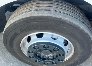 Cabeza tractora IVECO AS440S46TP, 
Hi Way EVO, 
Euro6, 
Automática con intarder, 
Del año 2017, 
Con 552.782km.
Neumáticos 365/55R22.5 y 315/70R22.5  Precio 34.500€+IVA, con tractora reacondicionada