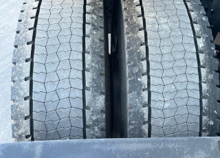 Cabeza tractora IVECO AS440S46TP, 
Hi Way EVO, 
Euro6, 
Automática con intarder, 
Del año 2017, 
Con 552.782km.
Neumáticos 365/55R22.5 y 315/70R22.5  Precio 34.500€+IVA, con tractora reacondicionada