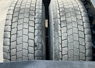 Cabeza tractora IVECO AS440S46TP, 
Hi Way EVO, 
Euro6, 
Automática con intarder, 
Del año 2017, 
Con 562.686km.
Neumáticos 365/55R22.5 y 315/70R22.5  Precio 34.500€+IVA, con tractora reacondicionada