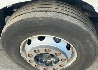Cabeza tractora IVECO AS440S46TP, 
Hi Way EVO, 
Euro6, 
Automática con intarder, 
Del año 2017, 
Con 562.686km.
Neumáticos 365/55R22.5 y 315/70R22.5  Precio 34.500€+IVA, con tractora reacondicionada