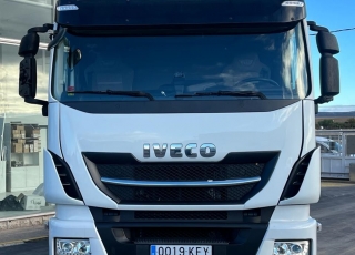 Cabeza tractora IVECO AS440S46TP, 
Hi Way EVO, 
Euro6, 
Automática con intarder, 
Del año 2017, 
Con 562.686km.
Neumáticos 365/55R22.5 y 315/70R22.5  Precio 34.500€+IVA, con tractora reacondicionada