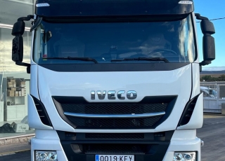 Cabeza tractora IVECO AS440S46TP, 
Hi Way EVO, 
Euro6, 
Automática con intarder, 
Del año 2017, 
Con 562.686km.
Neumáticos 365/55R22.5 y 315/70R22.5


Precio 32.500€+IVA, con tractora reacondicionada