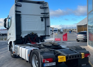 Cabeza tractora IVECO AS440S46TP, 
Hi Way EVO, 
Euro6, 
Automática con intarder, 
Del año 2017, 
Con 562.686km.
Neumáticos 365/55R22.5 y 315/70R22.5  Precio 34.500€+IVA, con tractora reacondicionada