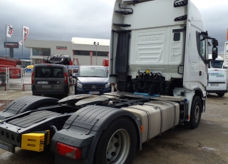 Cabeza tractora IVECO AS440S46TP, 
Hi Way EVO, 
Euro6, 
Automática con intarder, 
Del año 2017, 
Con 430.607km.
Neumáticos 365/55R22.5 y 315/70R22.5  Precio 44.500€+IVA, con tractora reacondicionada y con 12 meses de garantía de cadena cinemática.