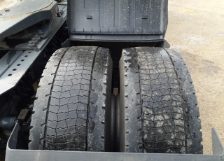 Cabeza tractora IVECO AS440S46TP, 
Hi Way EVO, 
Euro6, 
Automática con intarder, 
Del año 2017, 
Con 430.607km.
Neumáticos 365/55R22.5 y 315/70R22.5  Precio 44.500€+IVA, con tractora reacondicionada y con 12 meses de garantía de cadena cinemática.