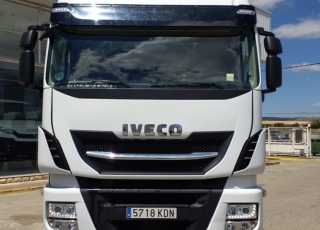 Cabeza tractora IVECO AS440S46TP, 
Hi Way EVO, 
Euro6, 
Automática con intarder, 
Del año 2017, 
Con 457.705km.
Neumáticos 365/55R22.5 y 315/70R22.5


Precio 47.900€+IVA, con tractora reacondicionada y con 12 meses de garantía de cadena cinemática.