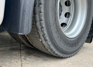 Cabeza tractora IVECO AS440S46TP, 
Hi Way EVO, 
Euro6, 
Automática con intarder, 
Del año 2017, 
Con 457.720km.
Neumáticos 365/55R22.5 y 315/70R22.5  Precio 47.900€+IVA, con tractora reacondicionada y con 12 meses de garantía de cadena cinemática.