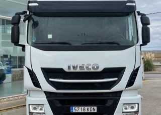 Cabeza tractora IVECO AS440S46TP, 
Hi Way EVO, 
Euro6, 
Automática con intarder, 
Del año 2017, 
Con 457.720km.
Neumáticos 365/55R22.5 y 315/70R22.5  Precio 47.900€+IVA, con tractora reacondicionada y con 12 meses de garantía de cadena cinemática.