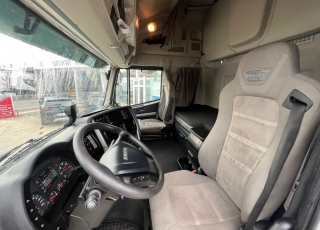 Cabeza tractora IVECO AS440S46TP, 
Hi Way EVO, 
Euro6, 
Automática con intarder, 
Del año 2017, 
Con 457.720km.
Neumáticos 365/55R22.5 y 315/70R22.5  Precio 47.900€+IVA, con tractora reacondicionada y con 12 meses de garantía de cadena cinemática.