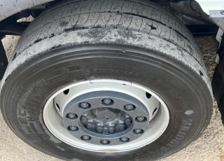 Cabeza tractora IVECO AS440S46TP, 
Hi Way EVO, 
Euro6, 
Automática con intarder, 
Del año 2017, 
Con 457.720km.
Neumáticos 365/55R22.5 y 315/70R22.5  Precio 47.900€+IVA, con tractora reacondicionada y con 12 meses de garantía de cadena cinemática.